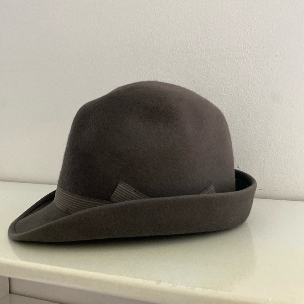 Beautiful Barbisio felt  hat 7 1/8. Excellent condition.